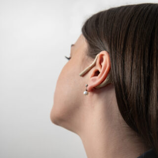EMBRACE Mic EO-7 side worn view EMBRACE Mic EO-7 side worn view